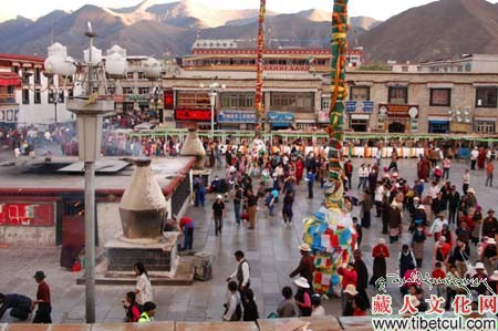 西藏萨嘎达瓦宗教活动进入高潮