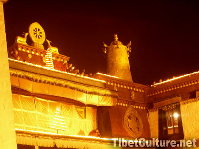 西藏拉萨燃灯节之夜图片欣赏