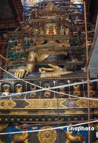 世界最大室内释迦牟尼佛像重修