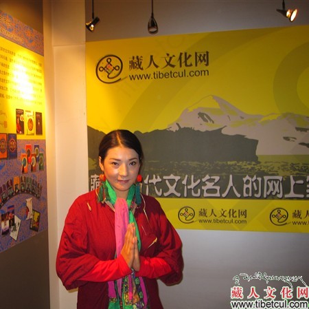 藏族青年歌手金珠卓玛来兰做客藏人文化网