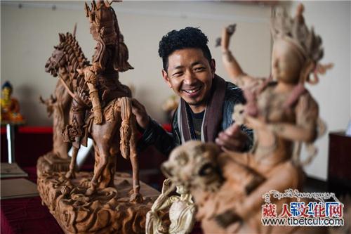首期藏族传统雕塑非遗传承人群培训班举行雕塑展览