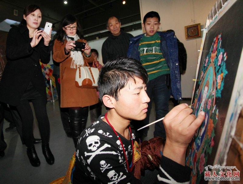 辽宁省辽河美术馆近日举办“藏纪”热贡唐卡艺术展