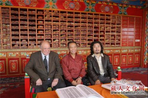 深切缅怀著名的藏学家、文献学家金·史密斯先生