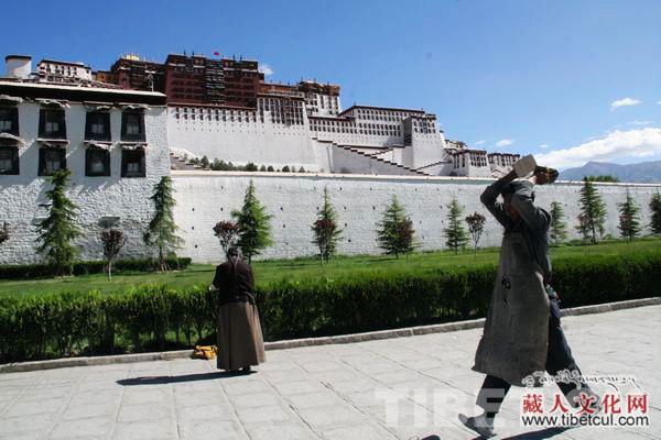 西藏迎来一年一度藏传佛教传统节日“萨嘎达瓦”