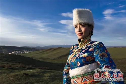 追寻梦中香巴拉 千人锅庄舞7月震撼摄影大典