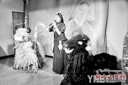 “玛吉阿米”的公益文化梦：协助藏族艺人资助贫困学生