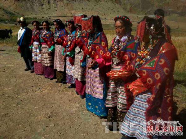 噶益节宣舞跳起来：阿妈心愿是把传统文化传下去