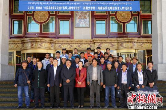 西藏对雕塑非遗传承人进行培训 提升美学素养