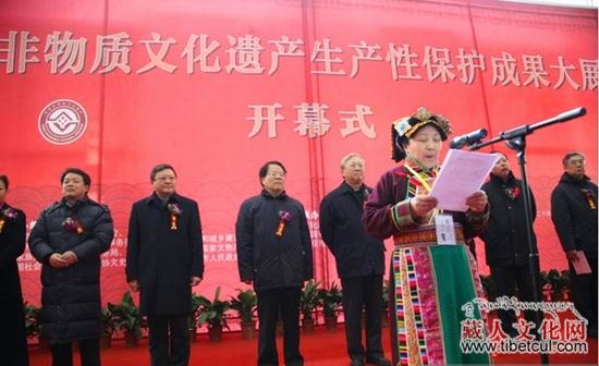 阿坝州藏族编织挑花刺绣工艺在中国非遗保护成果展亮相