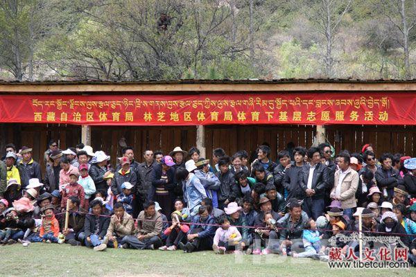 首届“强嘠”传统赛马响箭文化旅游节在林芝举办