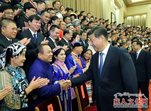 中央民族工作会议暨民族团结进步表彰大会举行