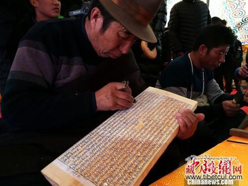 青海“世界唐卡之都”邀中外游客探秘“非遗”