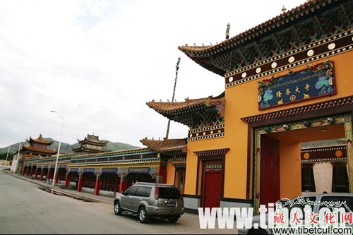 加大保护力度 700年藏传佛教寺院光彩焕发
