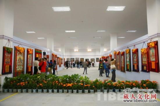 第五届“西藏唐卡艺术博览会”拉萨罗布林卡开幕