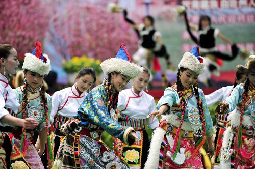 深圳锦绣中华五一上演香巴拉风情秀