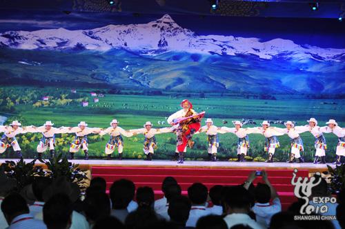 雪域欢歌尽展"天上西藏" 世博会西藏活动周开幕(图）