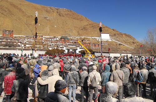 扎什伦布寺举行立“塔钦”仪式 祈祷新年吉祥
