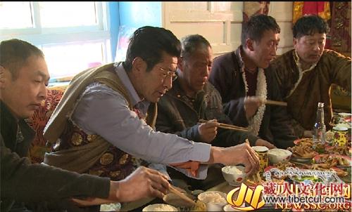 欢天喜地 四川甘孜州新龙县喜迎藏历十三节
