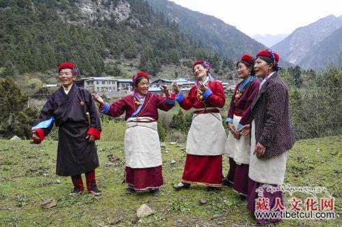 传承古老文化 非遗门巴萨玛酒歌后继有人