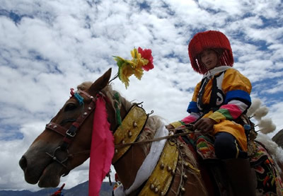 西藏林周县农民欢度“望果节”