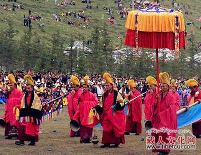 百年传承依旧：拉卜楞寺佛殿音乐“道得尔”乐队
