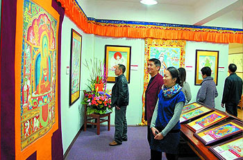 潮汕首届西藏唐卡艺术展昨8日起展出