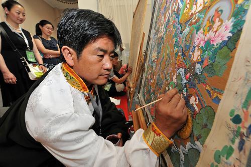 传承唐卡制作艺术 展示藏族文化瑰宝