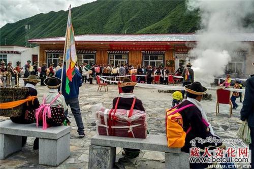 感谢风调雨顺好年辰 西藏名人故里欢度“望果节”