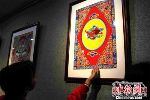 《吉祥彩绘》青海开展 展现藏式建筑绚烂彩绘文化