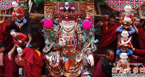 青海塔尔寺、甘肃拉卜楞寺：酥油花绽放高原古寺