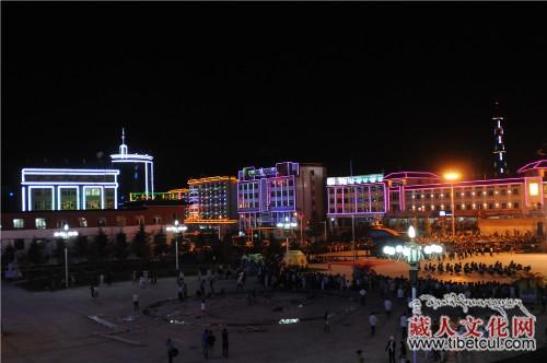 天祝成立60周年庆典活动准备就绪 华锐县城盛装揖客迎宾朋