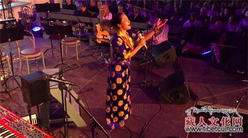 中国第一位藏族心灵音乐家德吉措唱响瑞典思连湖
