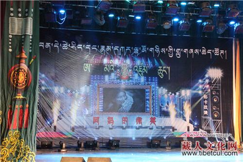 西南民族大学藏学学院两位歌手近日举办个人演唱会