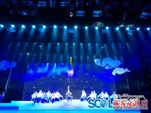 青年艺术人才演绎“藏羌彝多声部”现代音乐