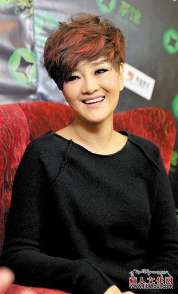 妙音仙女下凡来：藏族歌手降央卓玛坎坷幸运的人生经历