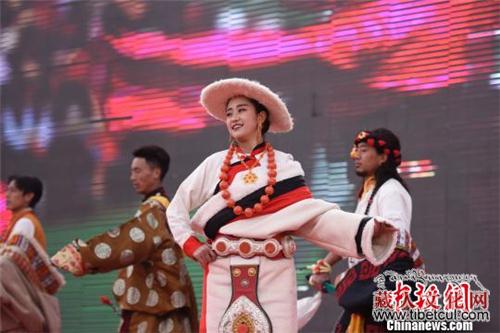 2019年川甘青三省三县迎新春文艺演出在阿坝县举行