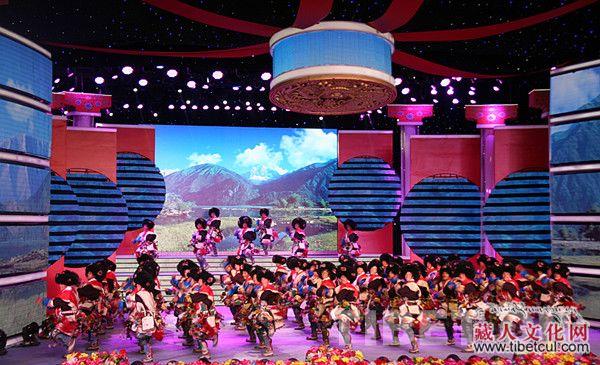 《玉湖蓝莲》：林芝朗县金玉乡原生态歌舞首登藏晚舞台