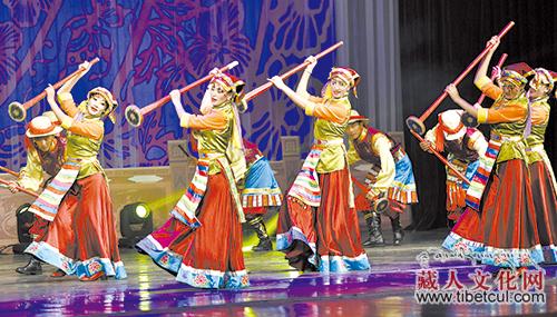 歌舞《藏源文化 魅力山南》在湖北鄂州精彩上演
