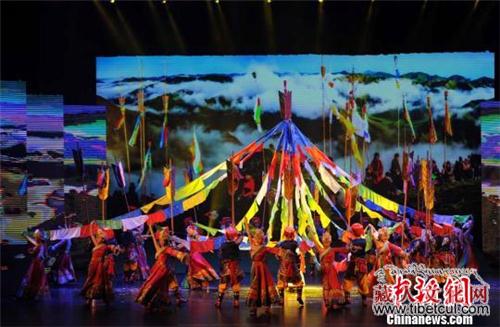 甘肃甘南上演藏族风情文艺演出 视听盛宴等你来