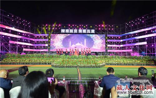 四川甘孜州九龙第三届游海节文艺晚会成功举行