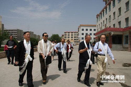 台湾学者青海体验神秘藏族医药