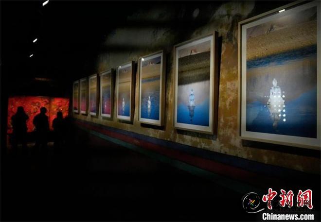 嘎德首次西藏个展在拉萨开幕 勾勒40年探索之路3.jpg