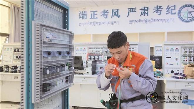 西藏自治区第七届职业技能大赛在山南开赛.jpg