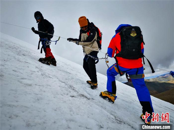 第十八届“第三极”中国西藏登山大会闭幕5.jpg