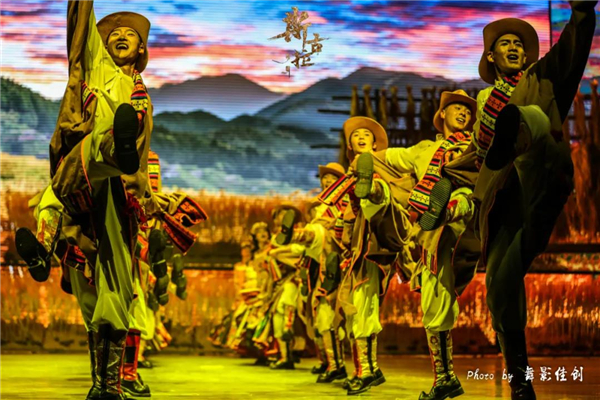 《斯古拉》：首部三维全景式嘉绒藏族歌舞剧9.jpg