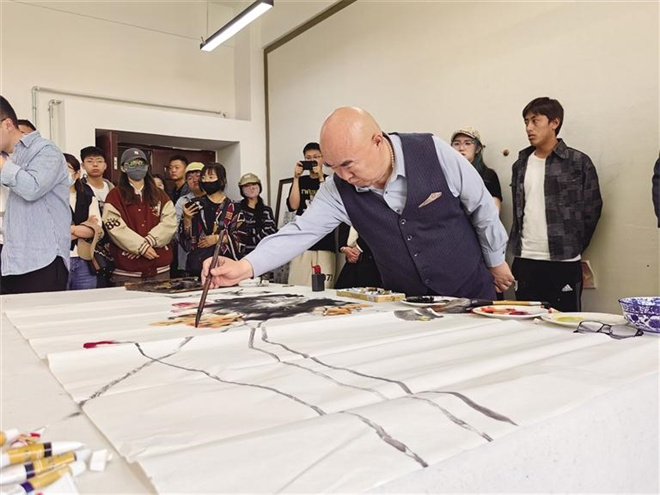 《意境》唐诗主题画展在西藏大学成功举办1.jpg