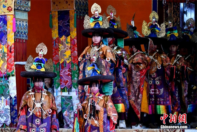 西藏扎什伦布寺上演国家级非遗传统跳神活动3.jpg