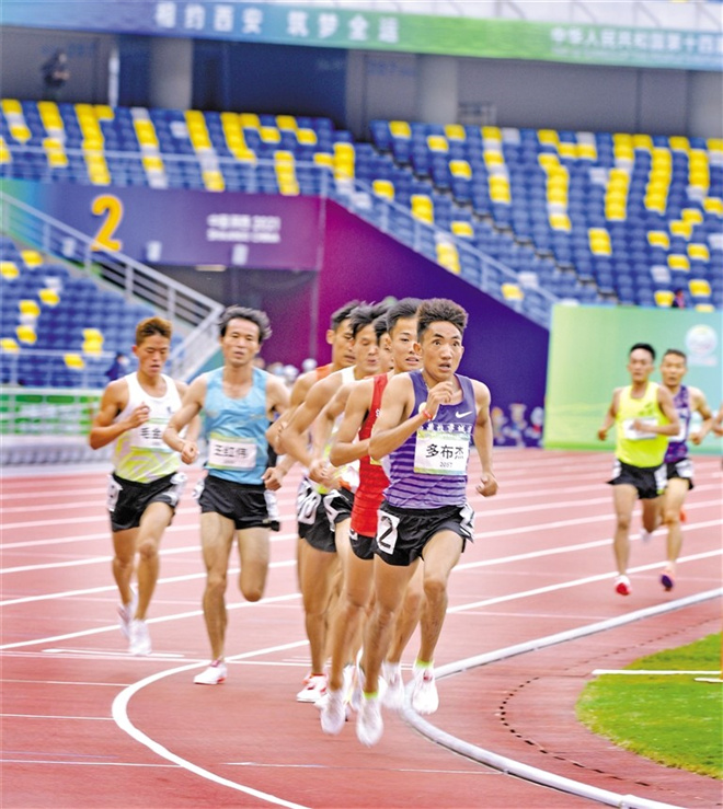 西藏摘得第三金 多布杰获男子5000米冠军.jpg