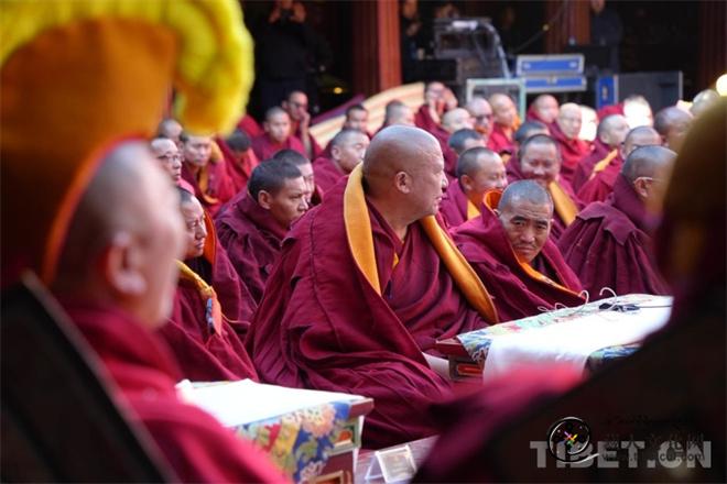 2026年度格西拉让巴学位立宗答辩在大昭寺举行7.jpg