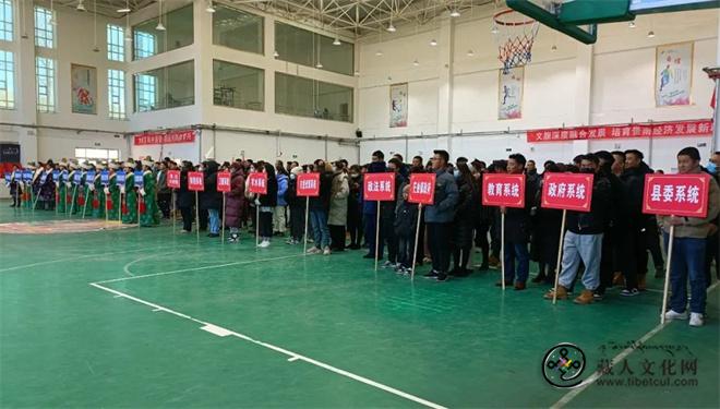 青海省贵南县2024年迎新春系列体育活动启动2.jpg